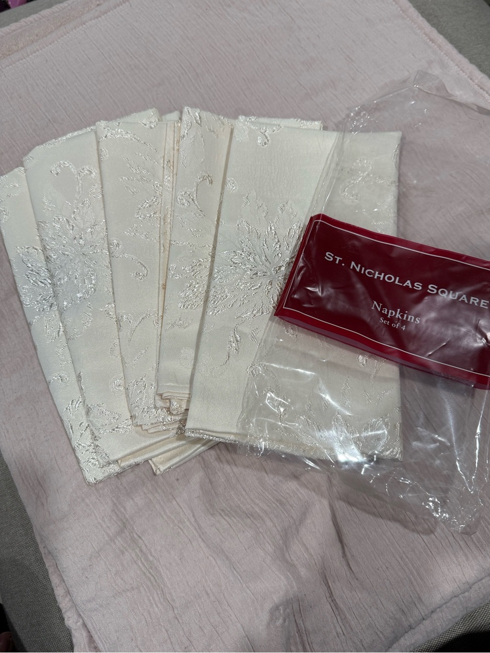 Kohl's St. Nicholas Square Ivory Jacquard Napkin Set of 5, 1 extra
